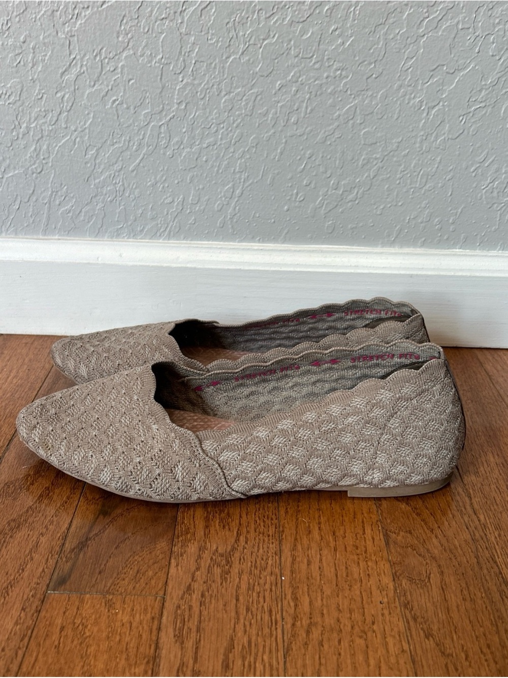 Skechers Cleo Ballet Flats Slip On Shoes Women’s Size 9.5 Taupe
